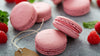 Himbeer-Macarons mit Fruchtfüllung