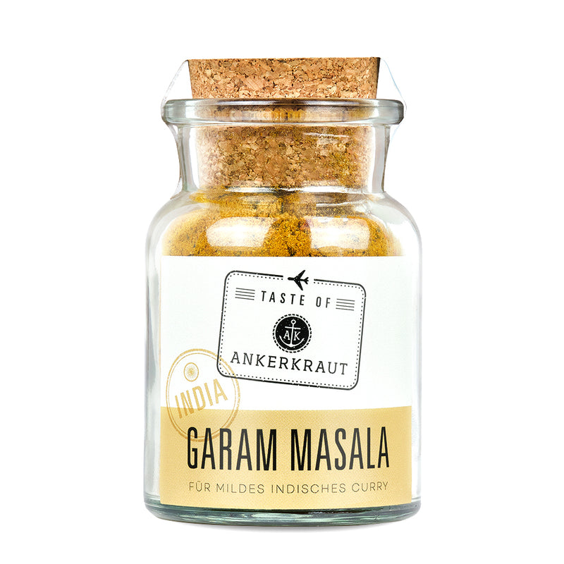 Garam Masala Gewürz von Ankerkraut im Korkenglas auf weißem Hintergrund.