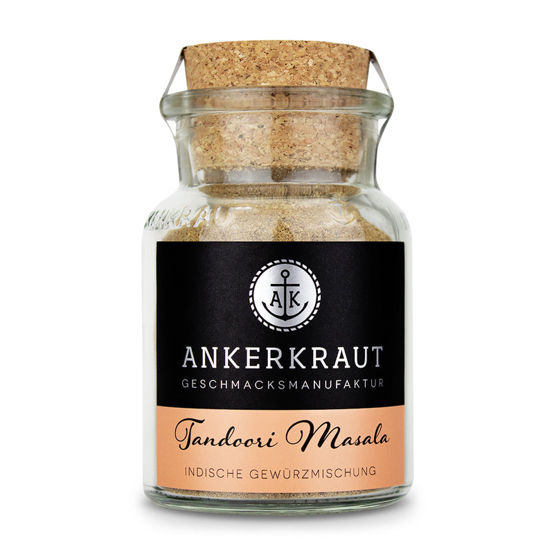 Tandoori Masala Gewürz von Ankerkraut im Korkenglas auf weißem Hintergrund.