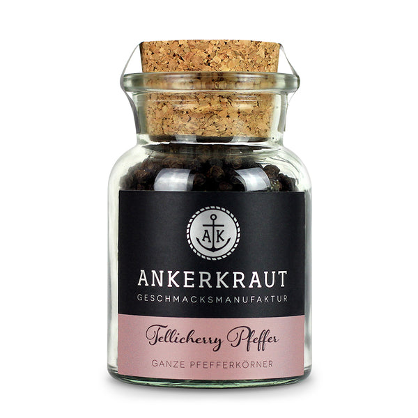 Tellicherry Pfeffer von Ankerkraut im Korkenglas auf weißem Hintergrund.